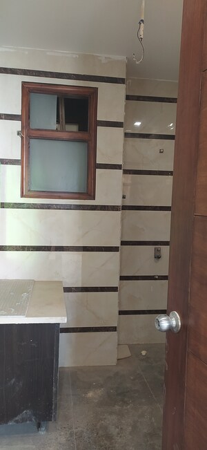 Room in 4 BHK Builder Floor at Sector 85 – for Sale