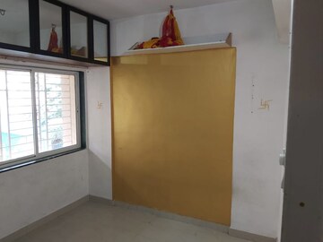 Room in 1 BHK Apartment at Popular Colony Apartment, Warje – for Sale