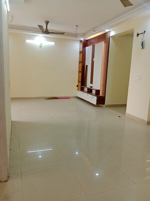 Room in 2 BHK Apartment at JKG Palm Court, Sector 16c Greater Noida – for Rent