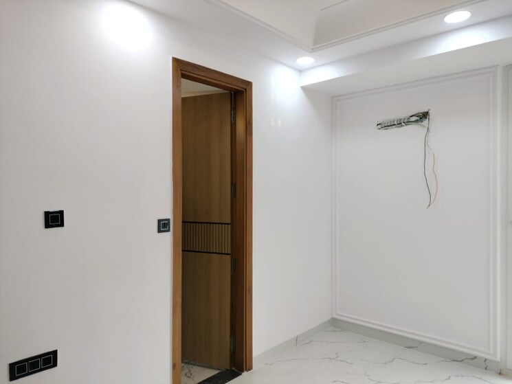 Room, sector 10 dwarka 3 Bedroom 1500 Sq.Ft. Apartment In Sector 10 Dwarka Delhi 9426592