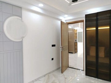 Room in 3 BHK Apartment at Sector 10 Dwarka – for Sale