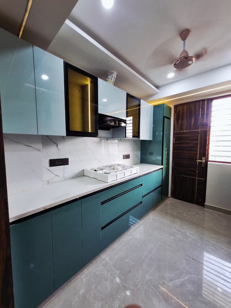 Kitchen, bptp-district-3 3 Bedroom 180 Sq.Yd. Builder Floor In Sector 85 Faridabad 9426614