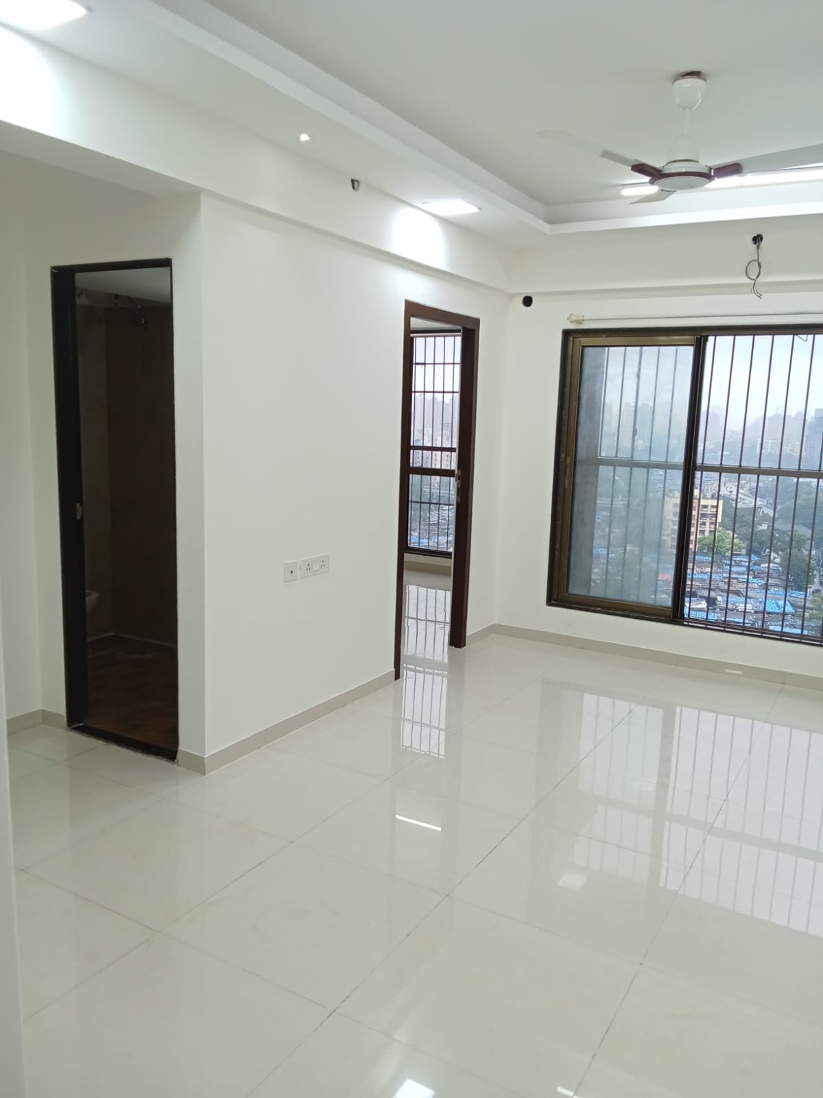 2 BHK Apartment For Sale in Chandak Nishchay