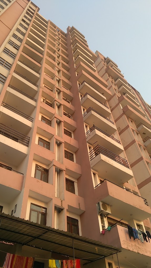 2 BHK + Servant Room Apartment For Rent in SRS Pearl Heights