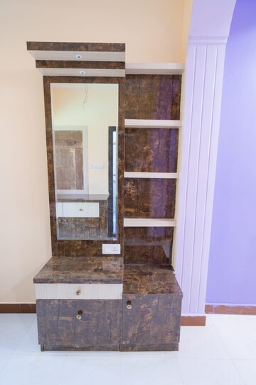 Room in 3 BHK Apartment at Himayat Nagar – for Sale