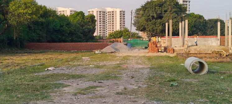 Garden, sushant golf city  2806 Sq.Ft. Plot In Sushant Golf City Lucknow 9426635