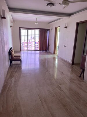 Room in 3 BHK Apartment at Hill Post, Pali Hill – for Sale