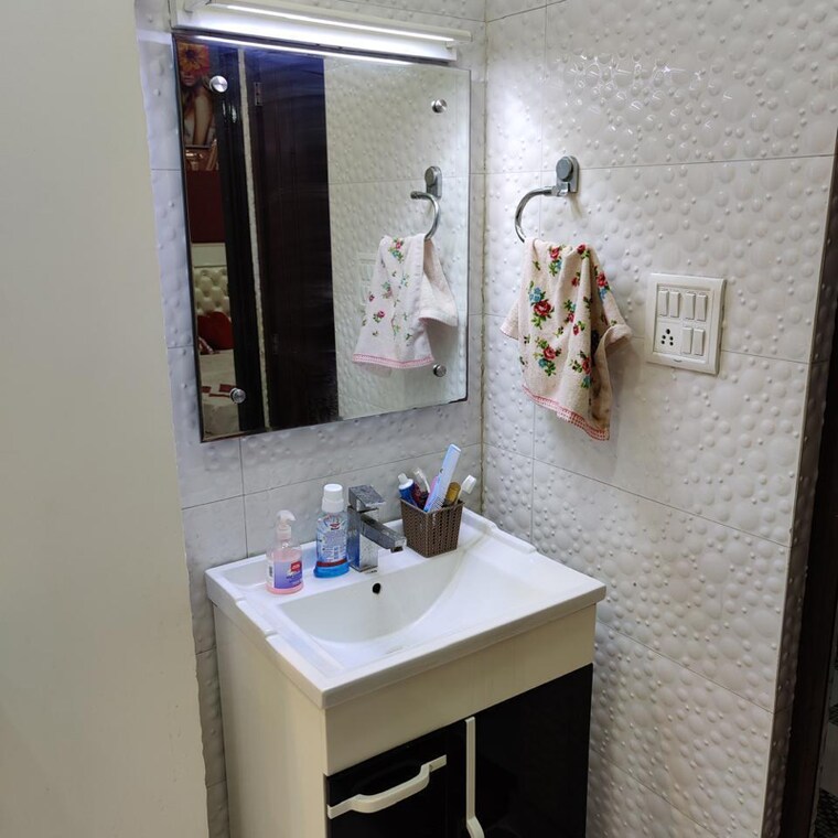 undefined, rohini sector 11 2 Bedroom 60 Sq.Mt. Builder Floor In Rohini Sector 11 Delhi 9426713