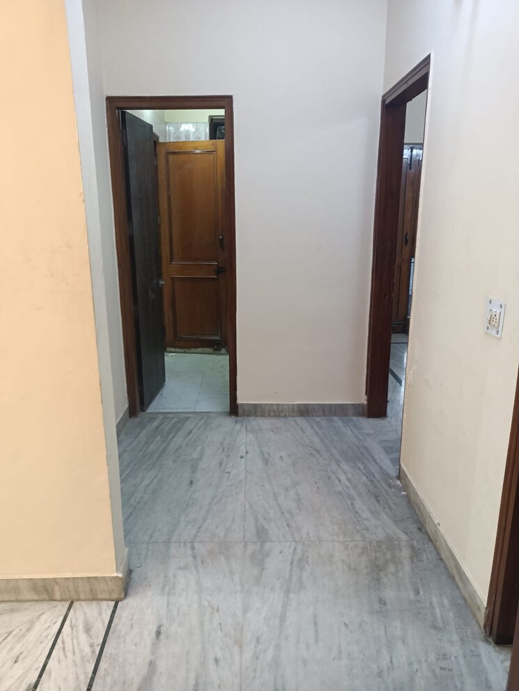 Bedroom, nirman vihar 3 Bedroom 1850 Sq.Ft. Builder Floor In Nirman Vihar Delhi 9426734
