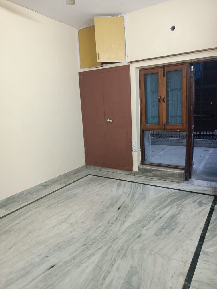 Room, nirman vihar 3 Bedroom 1850 Sq.Ft. Builder Floor In Nirman Vihar Delhi 9426734