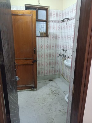 Bathroom in 3 BHK Builder Floor at Nirman Vihar – for Rent