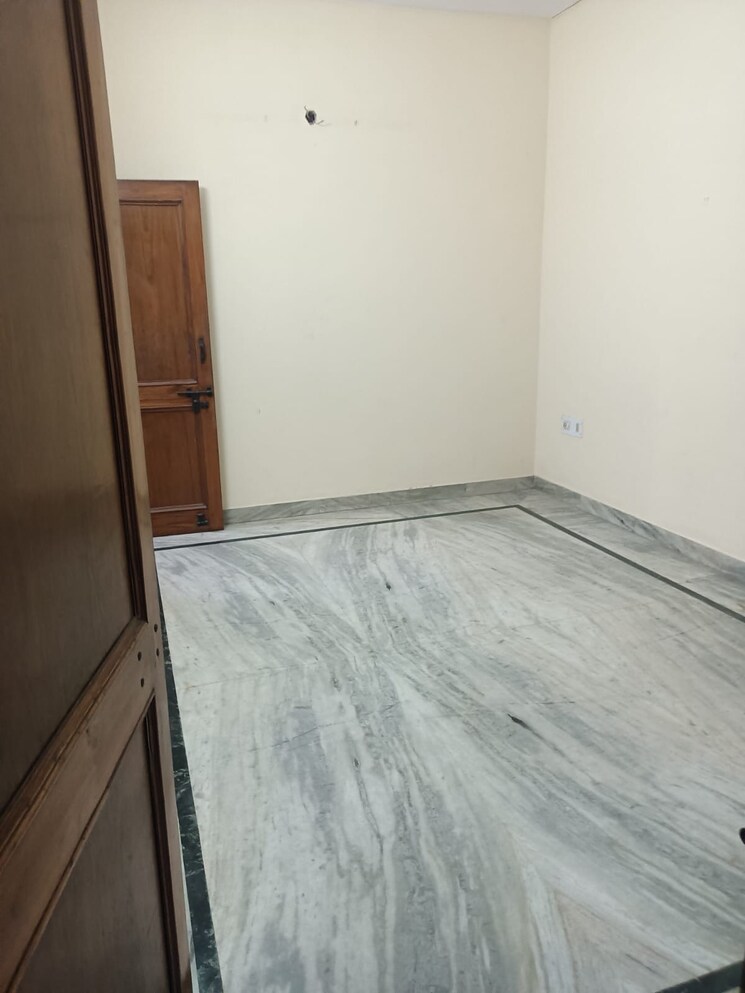 Room, nirman vihar 3 Bedroom 1850 Sq.Ft. Builder Floor In Nirman Vihar Delhi 9426734