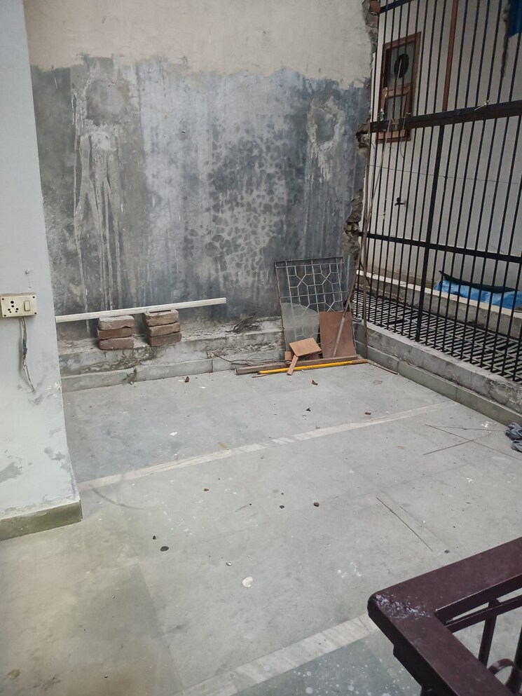 Balcony, nirman vihar 3 Bedroom 1850 Sq.Ft. Builder Floor In Nirman Vihar Delhi 9426734