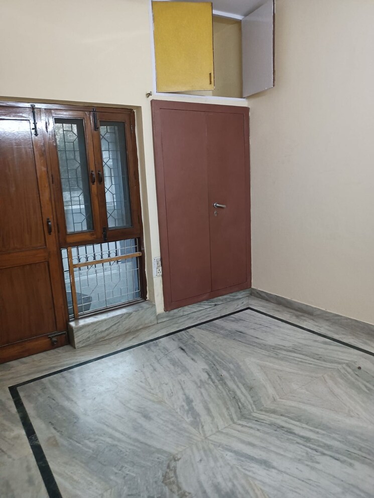 Room, nirman vihar 3 Bedroom 1850 Sq.Ft. Builder Floor In Nirman Vihar Delhi 9426734