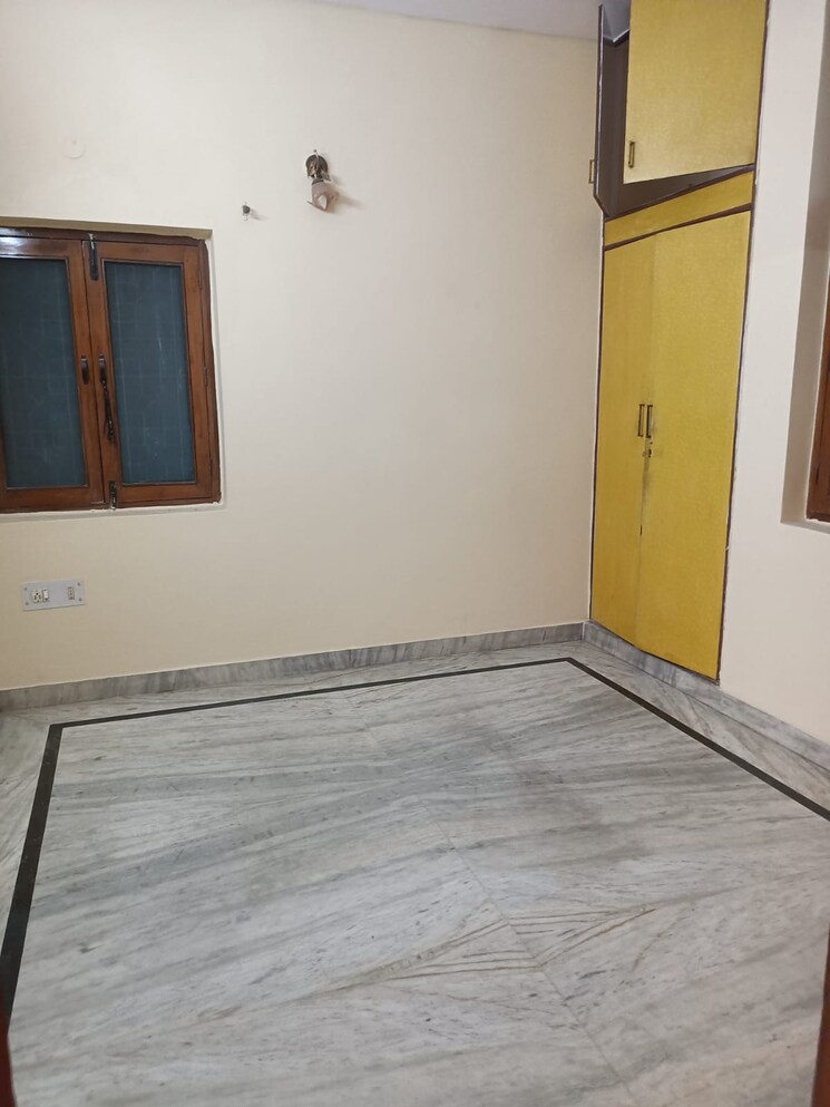 Room, nirman vihar 3 Bedroom 1850 Sq.Ft. Builder Floor In Nirman Vihar Delhi 9426734