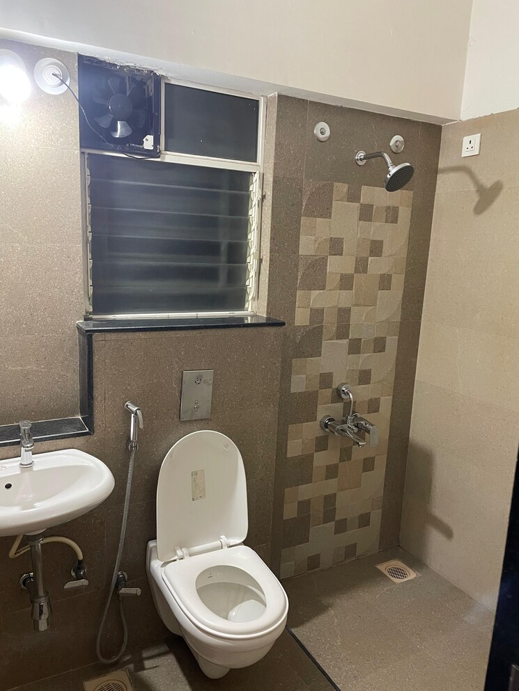 Bathroom, mantra-mirari 2.5 Bedroom 1200 Sq.Ft. Apartment In Koregaon Park Pune 9426725