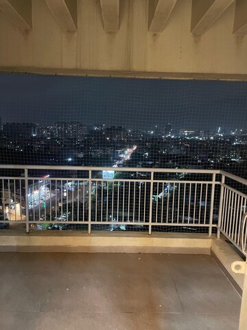 2.5 BHK Apartment For Rent in Mantra Mirari, Koregaon Park