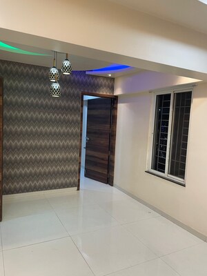 Room in 2.5 BHK Apartment at Mantra Mirari, Koregaon Park – for Rent