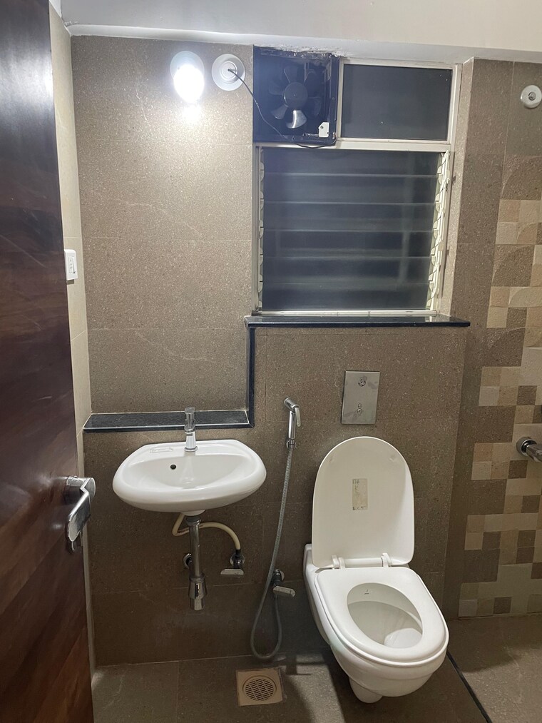 Bathroom, mantra-mirari 2.5 Bedroom 1200 Sq.Ft. Apartment In Koregaon Park Pune 9426725