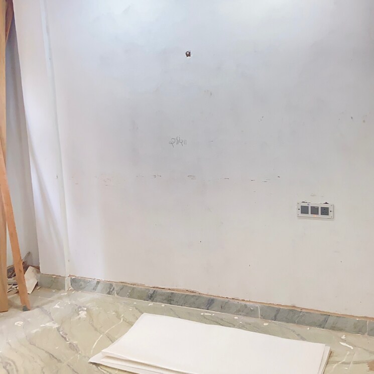 Room, rohini sector 11 3 Bedroom 65 Sq.Mt. Apartment In Rohini Sector 11 Delhi 9426746