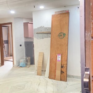 Room in 3 BHK Apartment at Rohini Sector 11 – for Sale