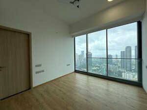 Room in 4 BHK Apartment at Rustomjee Crown, Prabhadevi – for Rent