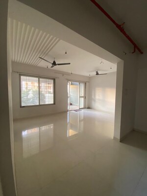 Room in 2 BHK Apartment at Uday Emerald Park, Tathawade – for Rent