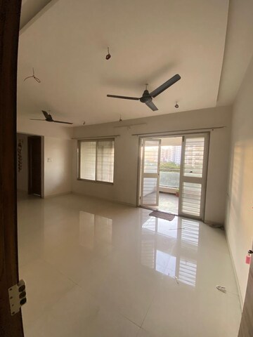 Room in 2 BHK Apartment at Uday Emerald Park, Tathawade – for Rent