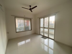 Room in 2 BHK Apartment at Uday Emerald Park, Tathawade – for Rent