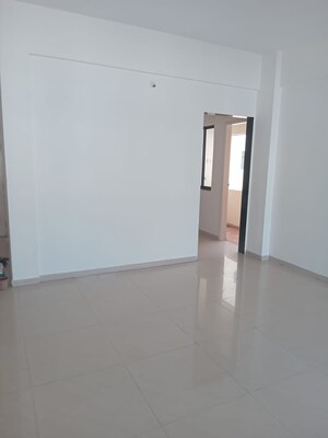 Room in 2 BHK Apartment at Gulmohar Orchids, Kharadi – for Rent