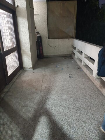  2 BHK Builder Floor at Defence Colony – for Rent