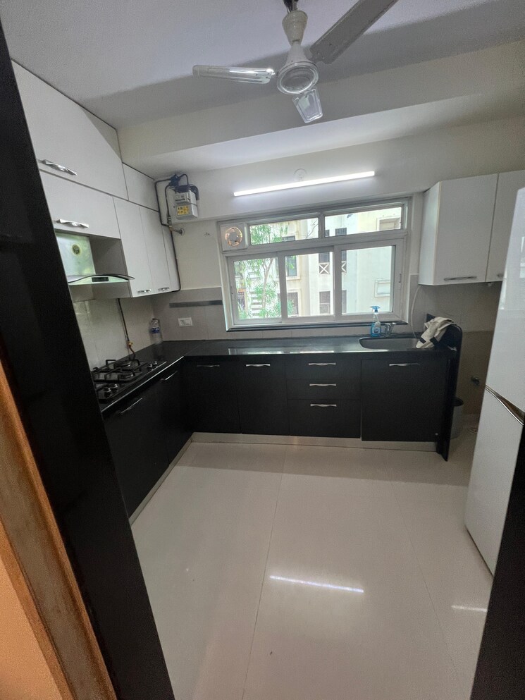 Kitchen, khar west 3 Bedroom 1000 Sq.Ft. Apartment In Khar West Mumbai 9426836