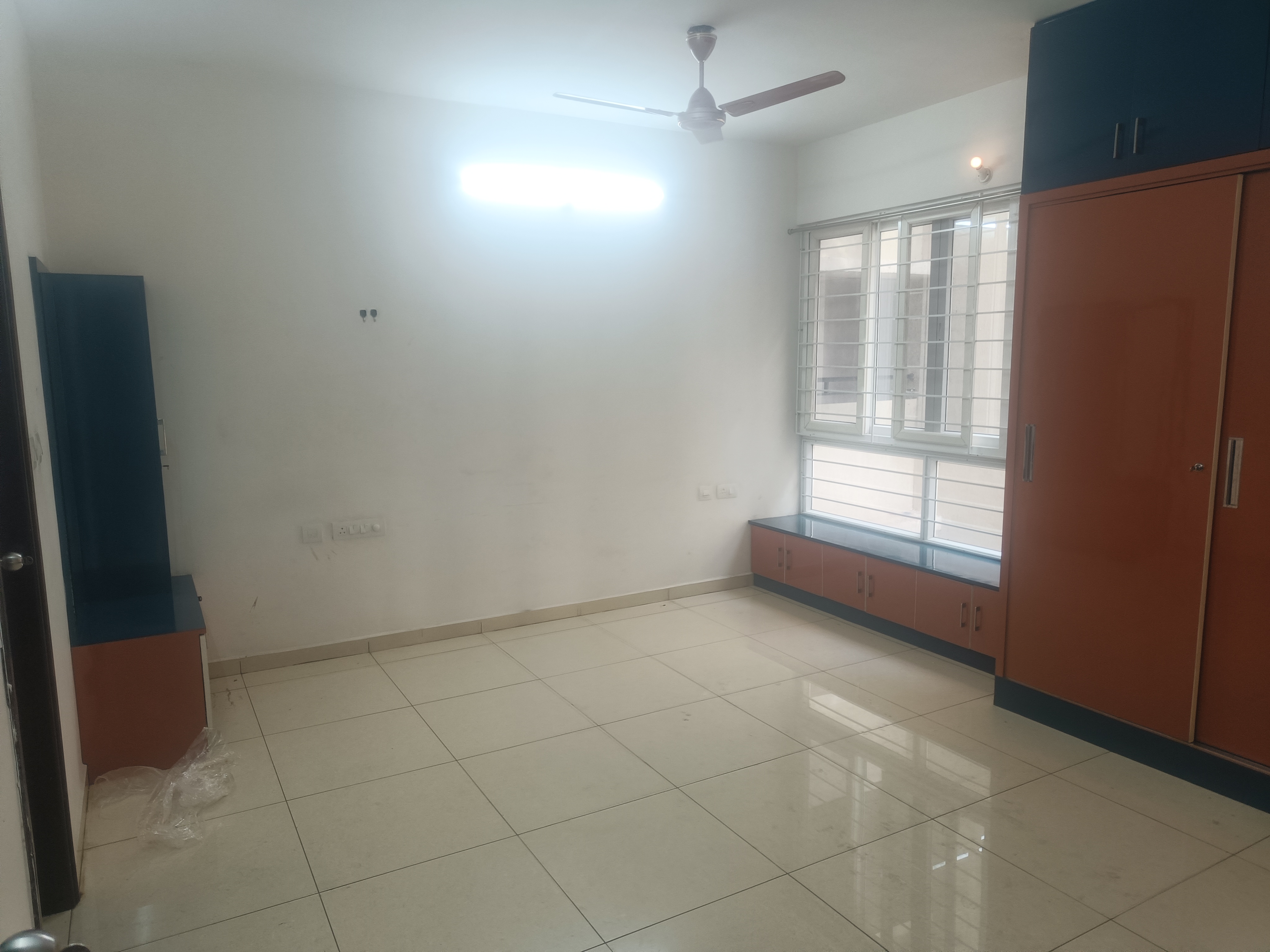 3 BHK 1550 Sq.Ft. Apartment in Marina Skies