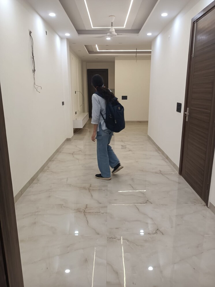  Parking, new rajdhani enclave 2 Bedroom 950 Sq.Ft. Builder Floor In New Rajdhani Enclave Delhi 9426844