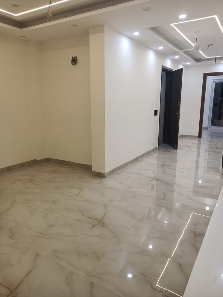 Room, new rajdhani enclave 2 Bedroom 950 Sq.Ft. Builder Floor In New Rajdhani Enclave Delhi 9426844