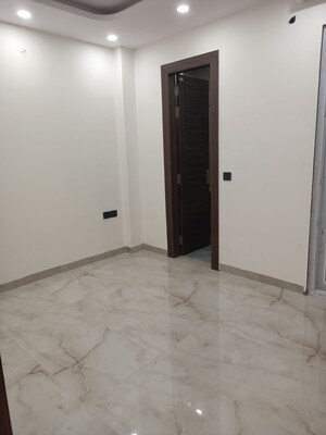 Room in 2 BHK Builder Floor at New Rajdhani Enclave – for Rent