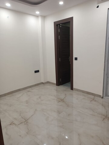 Room in 2 BHK Builder Floor at New Rajdhani Enclave – for Rent