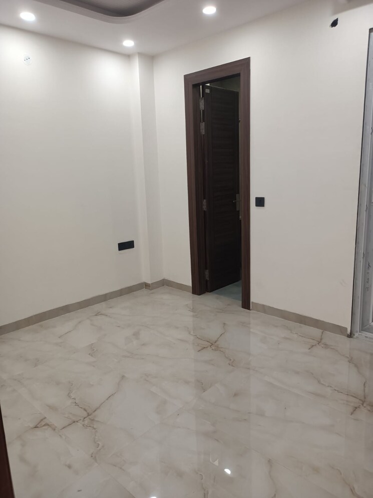 Room, new rajdhani enclave 2 Bedroom 950 Sq.Ft. Builder Floor In New Rajdhani Enclave Delhi 9426844