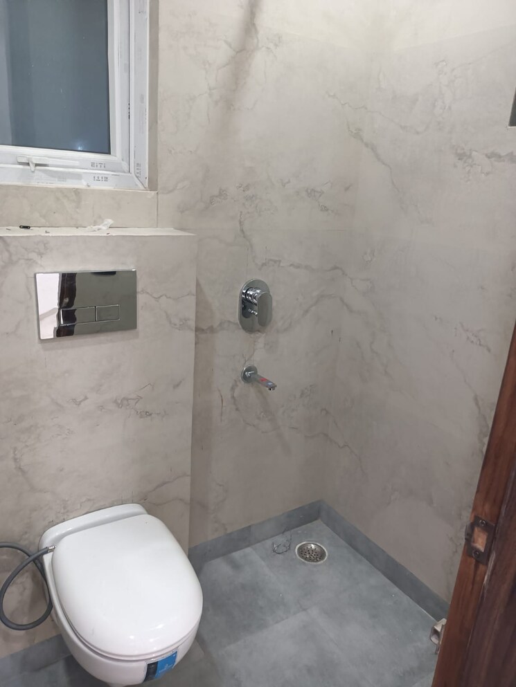 Bathroom, new rajdhani enclave 2 Bedroom 950 Sq.Ft. Builder Floor In New Rajdhani Enclave Delhi 9426844