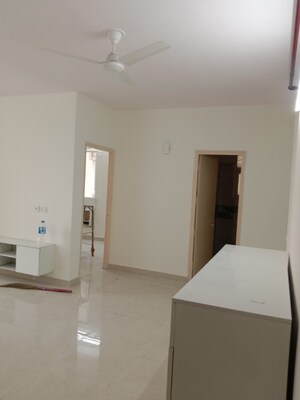 Room in 2 BHK Apartment at Signature Global Prime, Sector 63a – for Rent