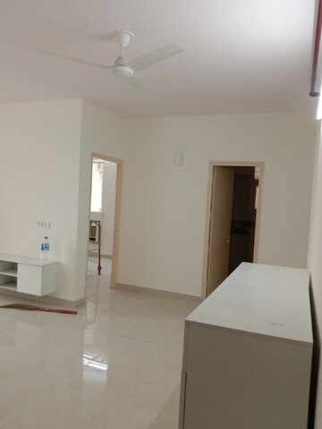 Room in 2 BHK Apartment at Signature Global Prime, Sector 63a – for Rent