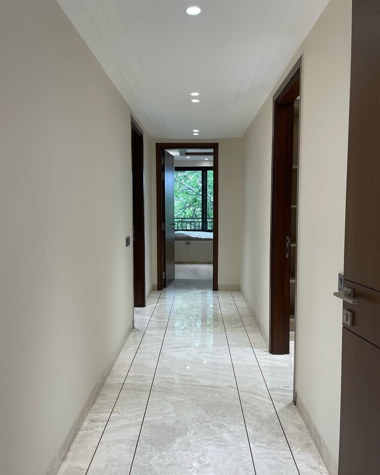 undefined, nainilake-rwa 6 Bedroom 450 Sq.Yd. Builder Floor In Model Town Delhi 9426864