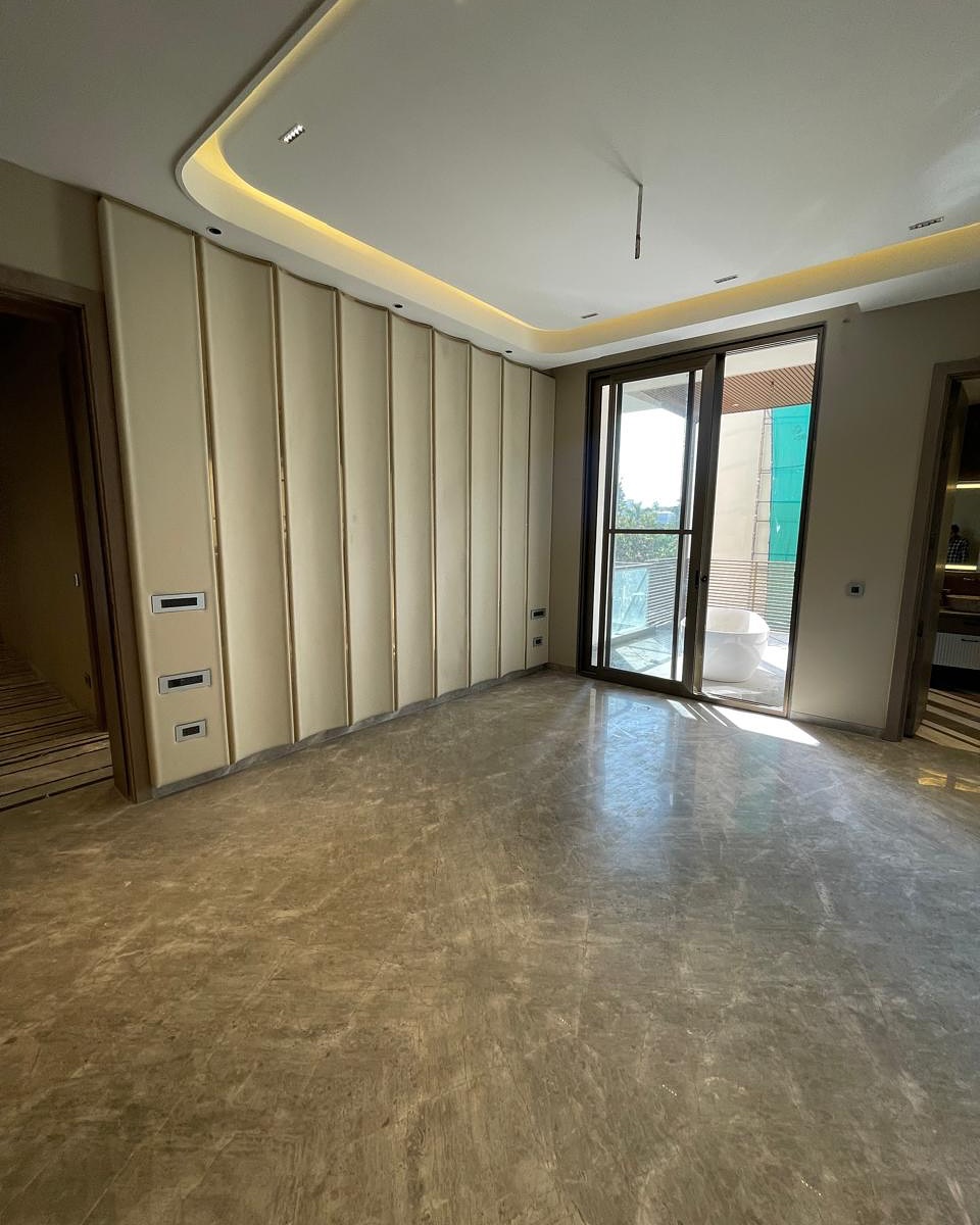 6 BHK Builder Floor For Sale in Nainilake RWA