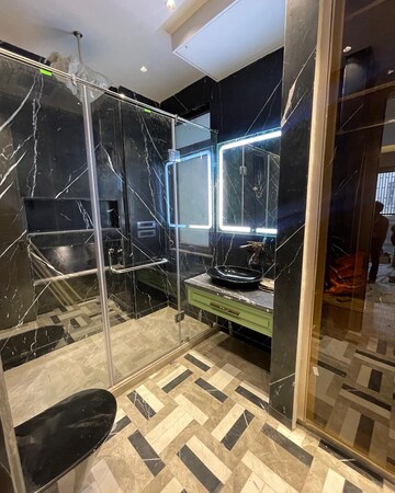 Attached Bathroom in 6 BHK Builder Floor at Nainilake RWA, Model Town – for Sale