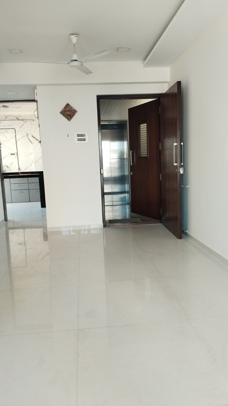 Living Room, sugee-laxmi-niwas 2 Bedroom 730 Sq.Ft. Apartment In Dadar West Mumbai 9426877