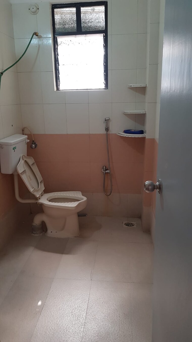 Bathroom, signet-yogeshwar-chs 3 Bedroom 1153 Sq.Ft. Apartment In Dahanukar Colony Pune 9426845