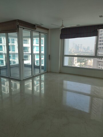Room in 4 BHK Apartment at S D The Imperial Edge, Tardeo – for Rent