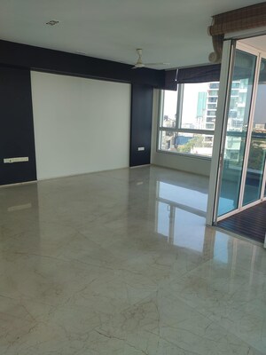 Room in 4 BHK Apartment at S D The Imperial Edge, Tardeo – for Rent