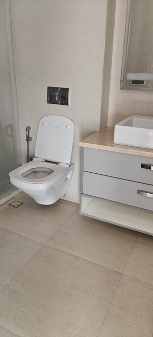Bathroom in 3 BHK Builder Floor at Dlf Phase ii – for Rent