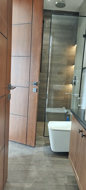 Bathroom in 3 BHK Builder Floor at Dlf Phase ii – for Rent